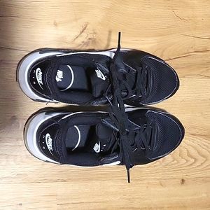 Black AirMax Nikes